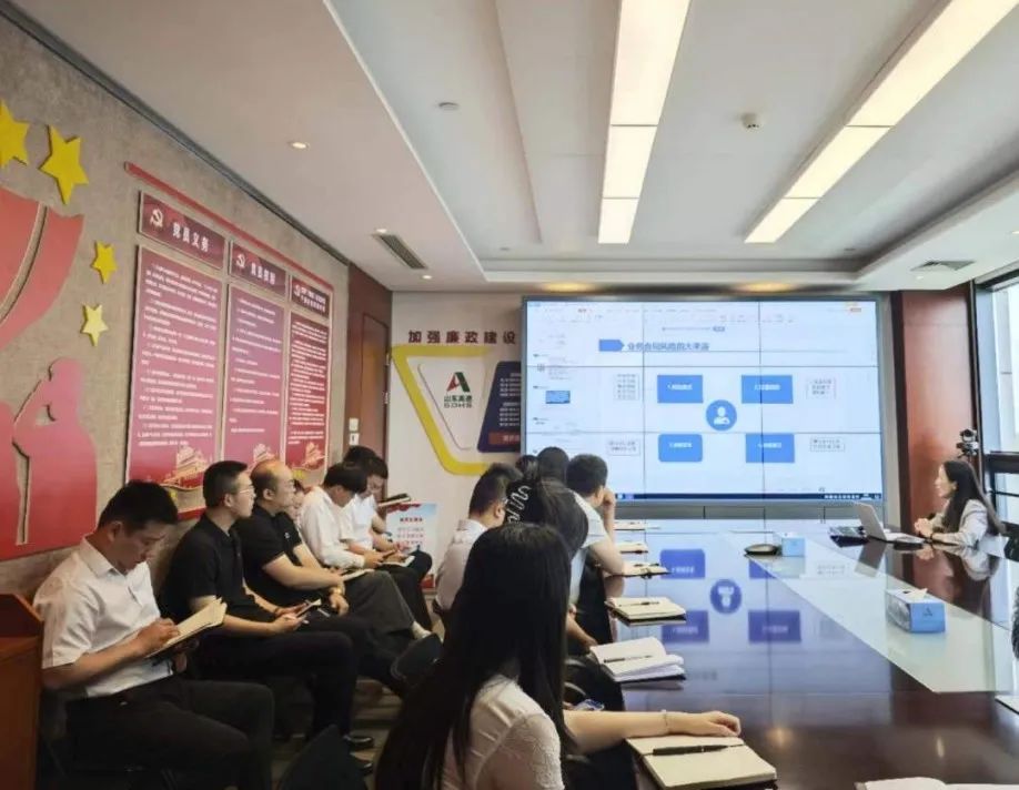 瀝青公司及各權(quán)屬單位組織開展“業(yè)務(wù)合同法律風(fēng)險防范”專題講座